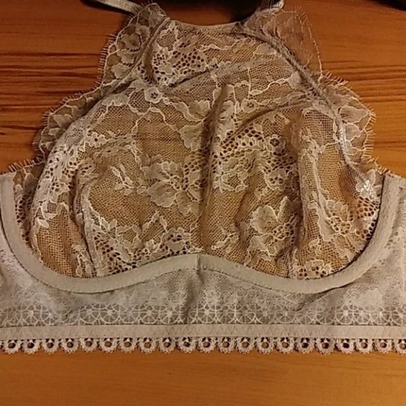 VS Very Sexy halter lace bra 32C - Picture 4 of 6